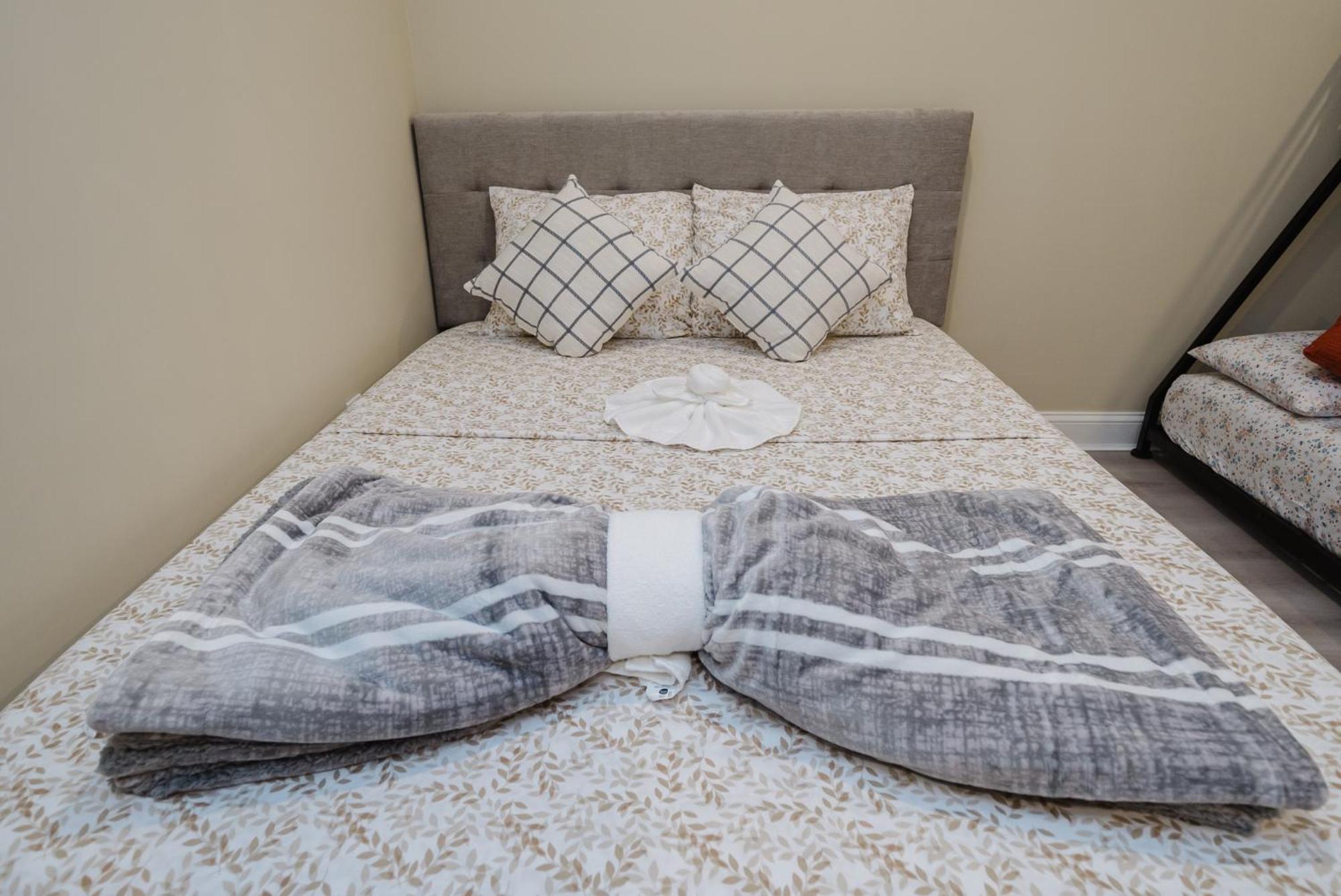 60-1 4br - Cozy New Near Franklin Park Apartment